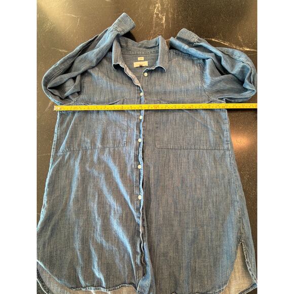 Loft chambray "the Softened shirt" in M.  button up. 100% Cotton - Picture 5 of 8